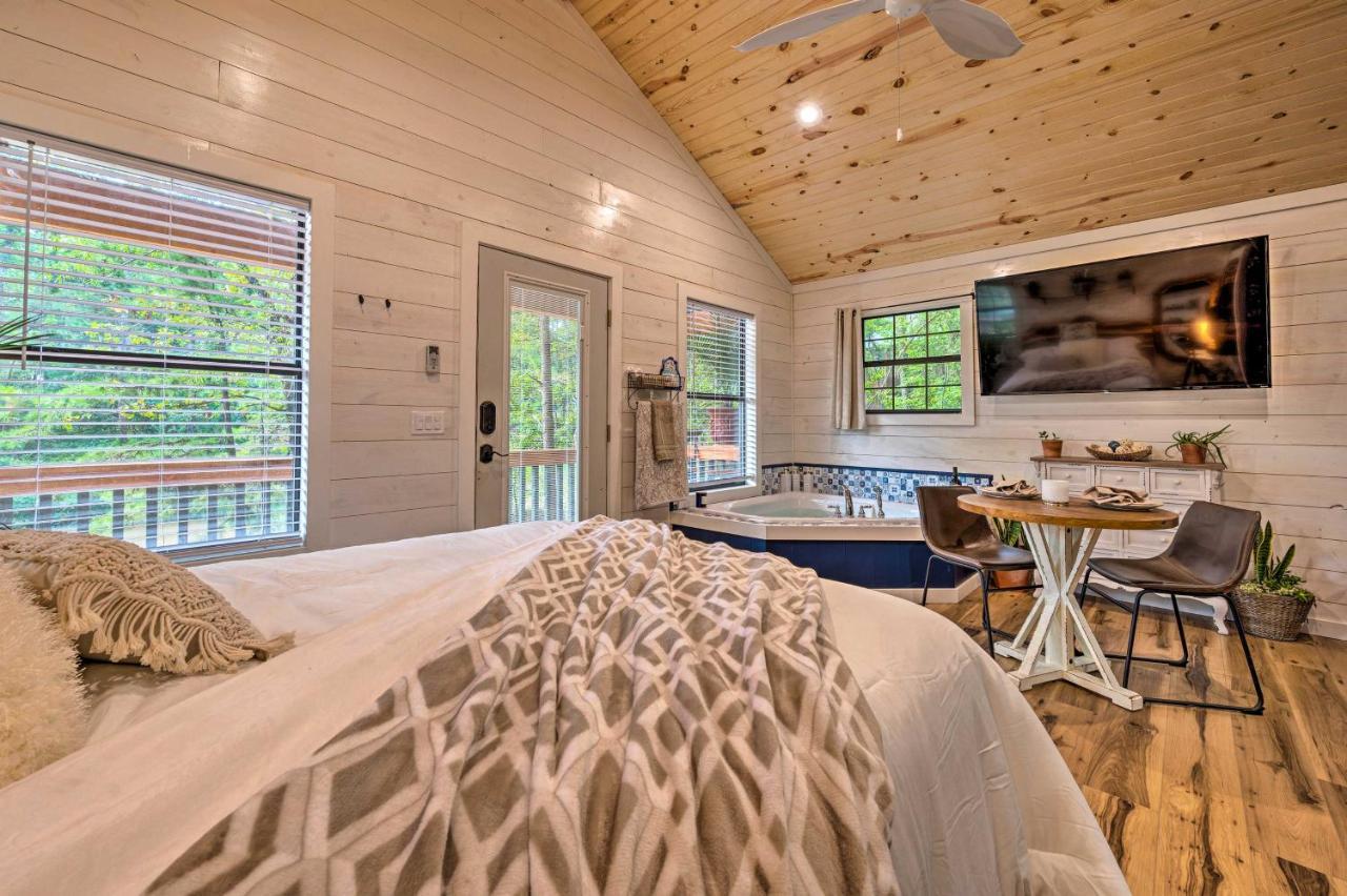 Romantic Broken Bow Cabin With Jacuzzi And Fire Pit! Exteriör bild